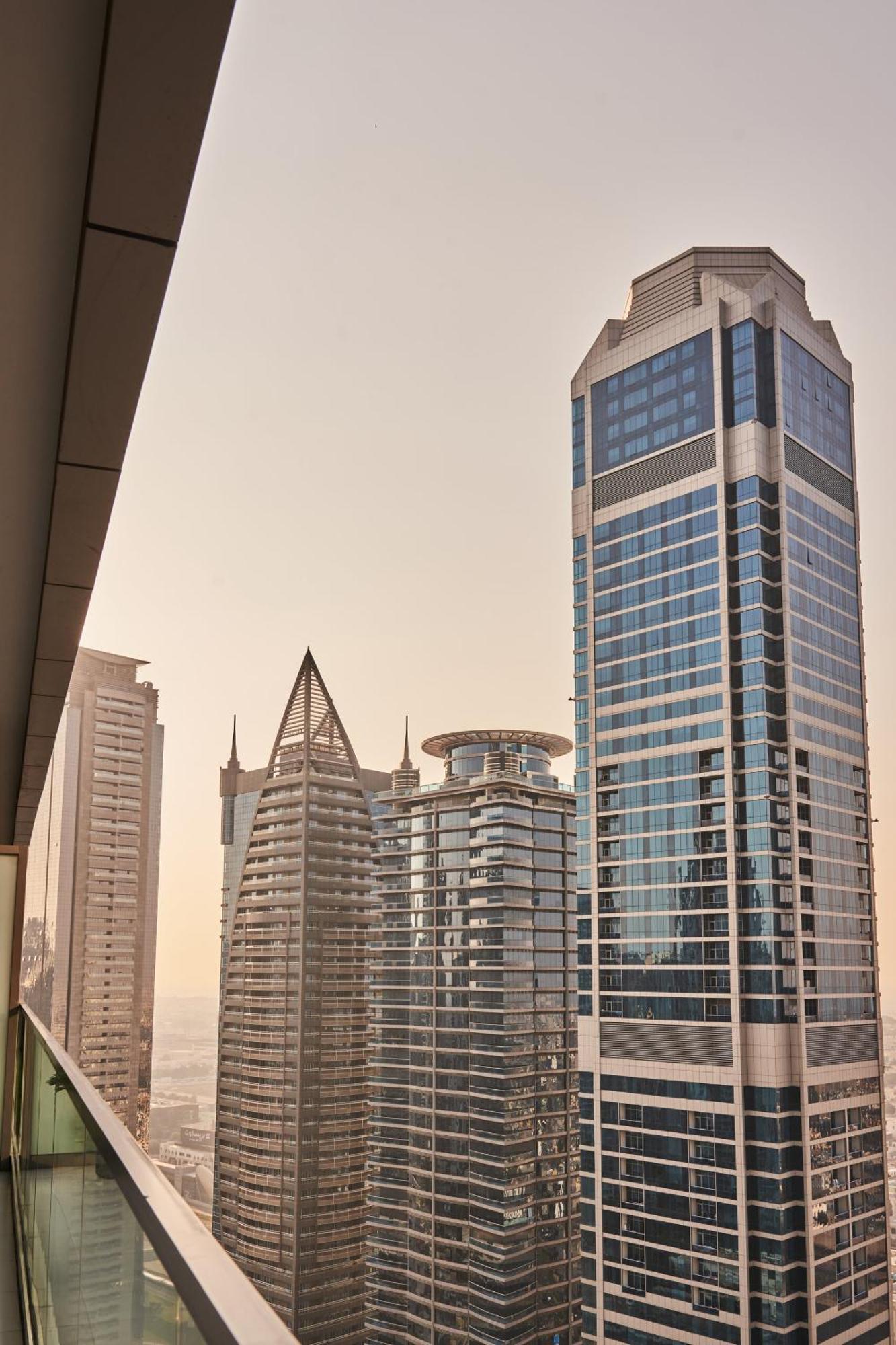 2bd Paramount Midtown - 6 Guests - Burj Views 64th Floor Infinity Pool, King Bed * دبي