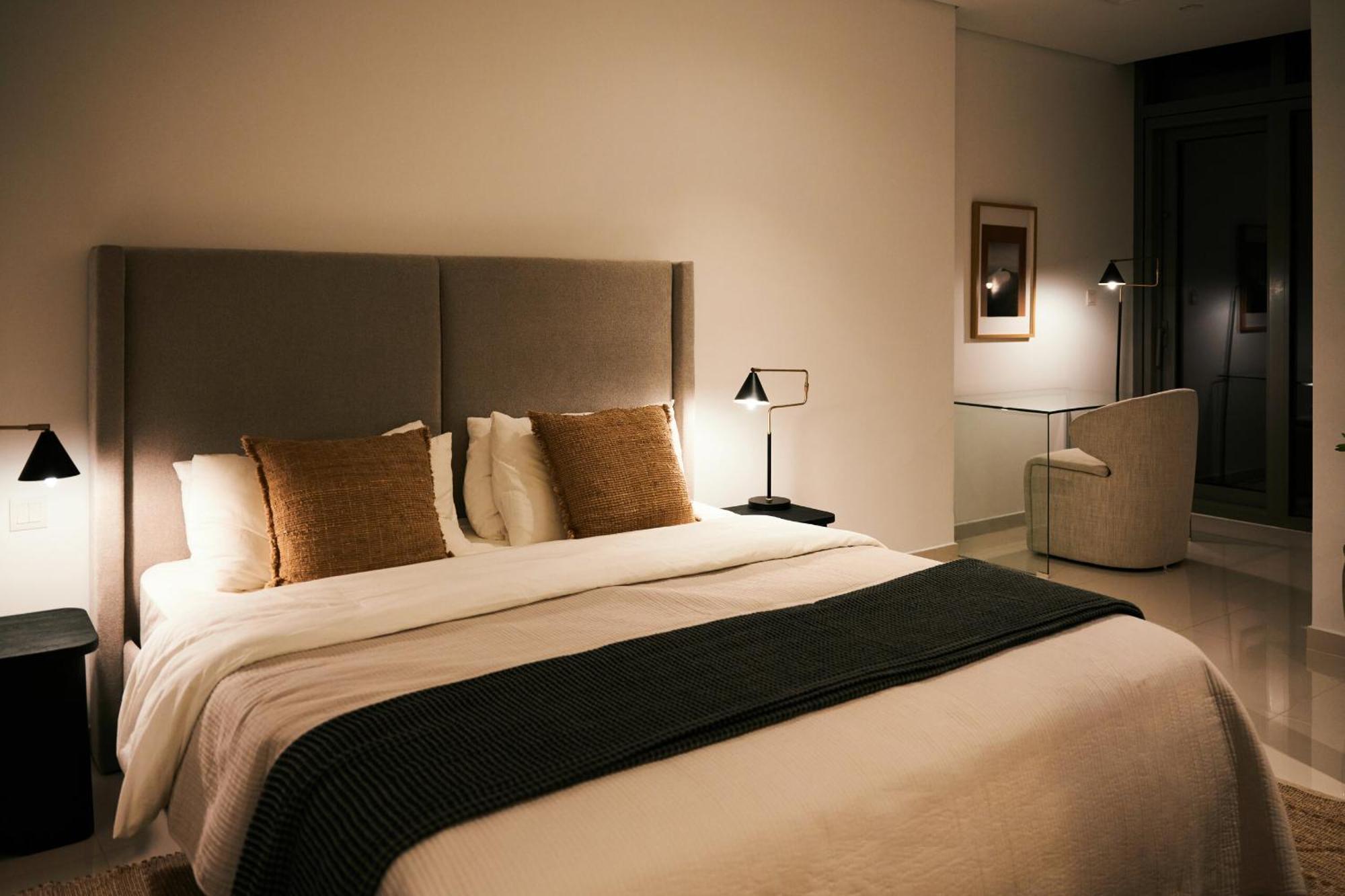 2bd Paramount Midtown - 6 Guests - Burj Views 64th Floor Infinity Pool, King Bed شقة *