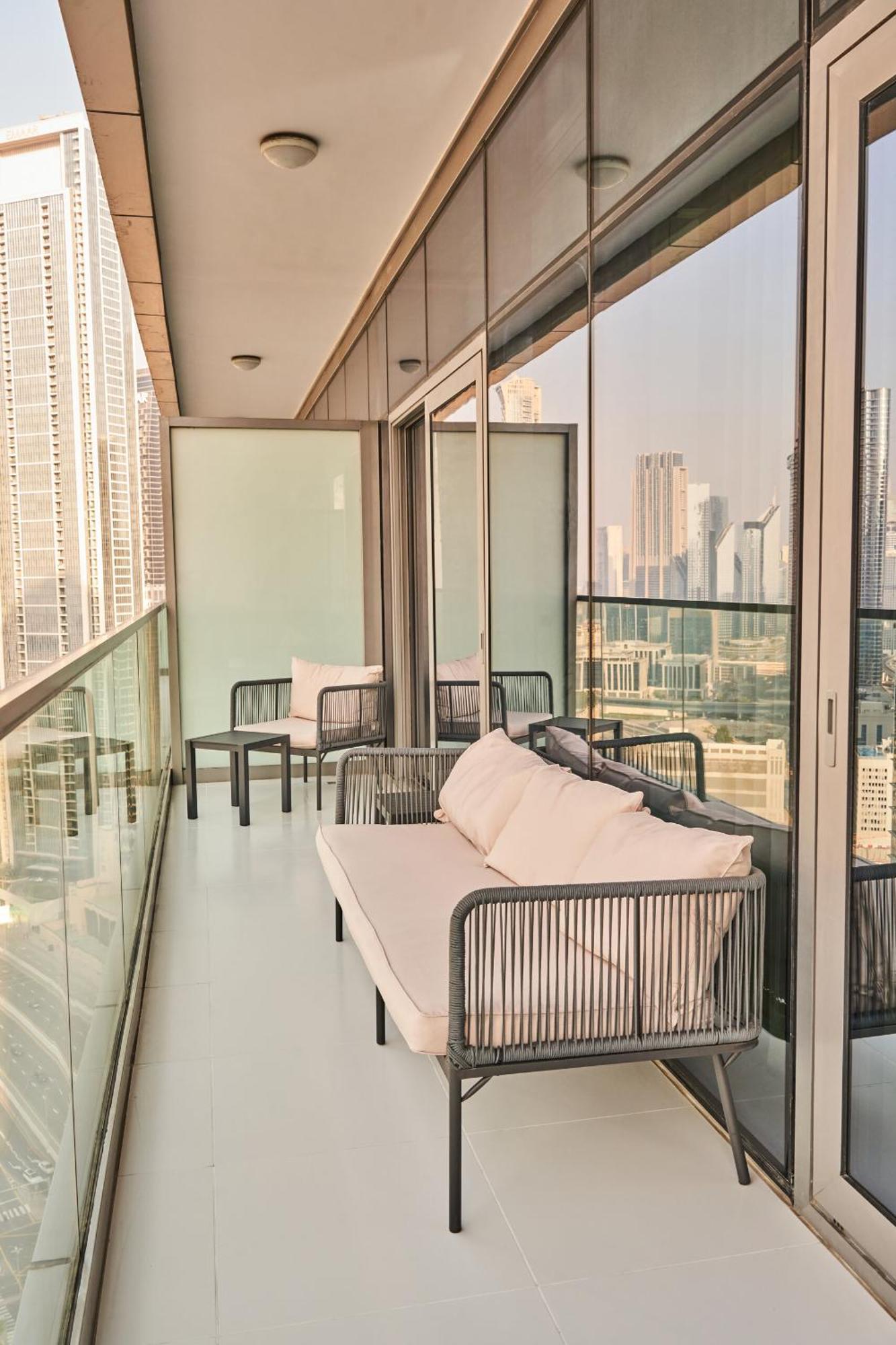 2bd Paramount Midtown - 6 Guests - Burj Views 64th Floor Infinity Pool, King Bed * دبي