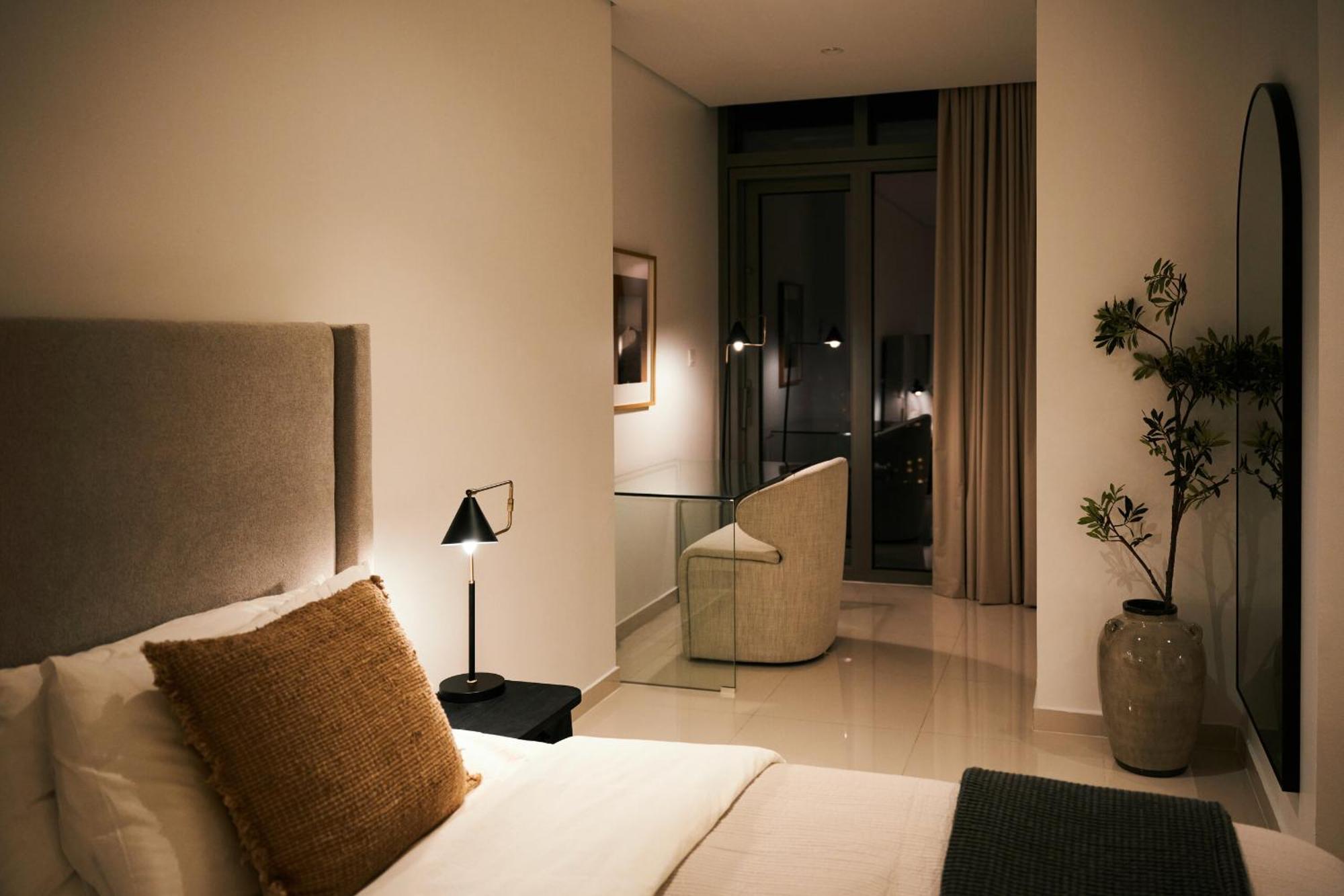 2bd Paramount Midtown - 6 Guests - Burj Views 64th Floor Infinity Pool, King Bed شقة