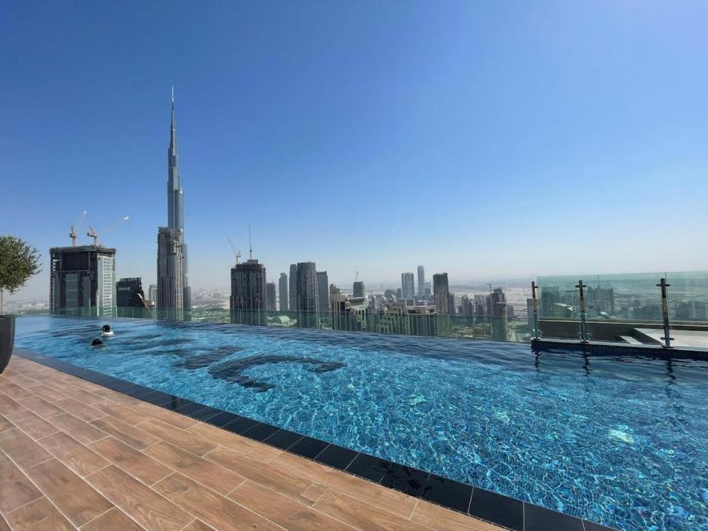 شقة 2bd Paramount Midtown - 6 Guests - Burj Views 64th Floor Infinity Pool, King Bed دبي